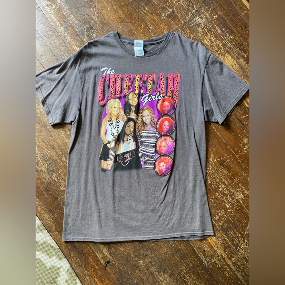 Cheetah Girls Graphic T-Shirt size LG
